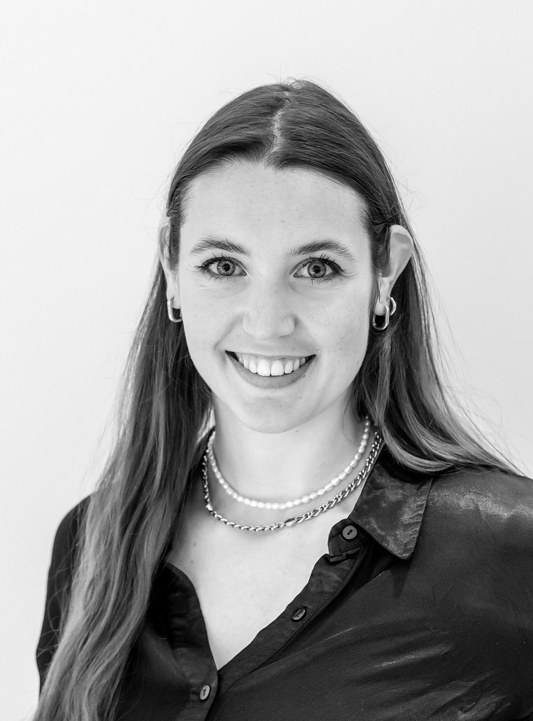 9252248B-C728-4AC8-AD01-CC2D2F1B811D_1_105_c - Sally